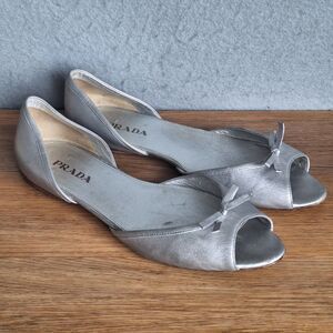 Prada Bow Peep Toe Flats Womens 39.5 9.5 Metallic Silver Leather Slip On D'Orsay